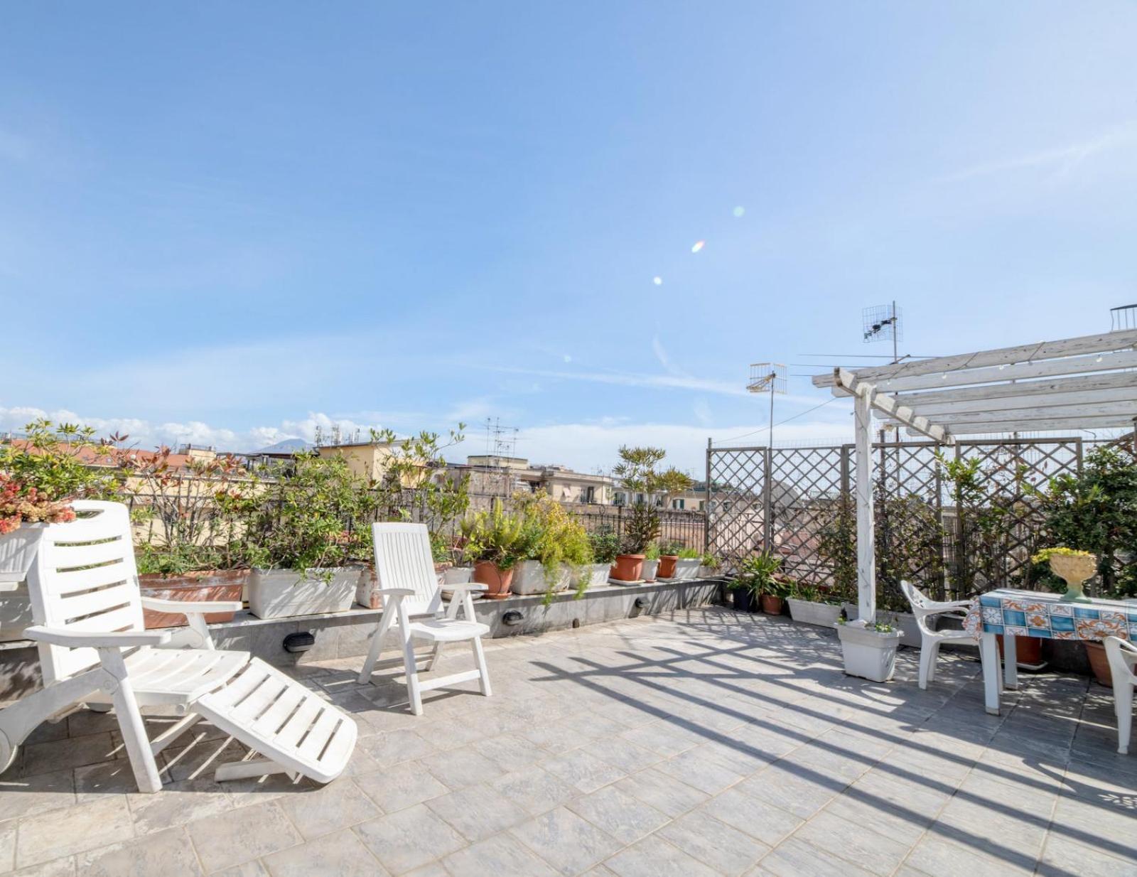 Mimi Terrace Apartment Наполи Екстериор снимка